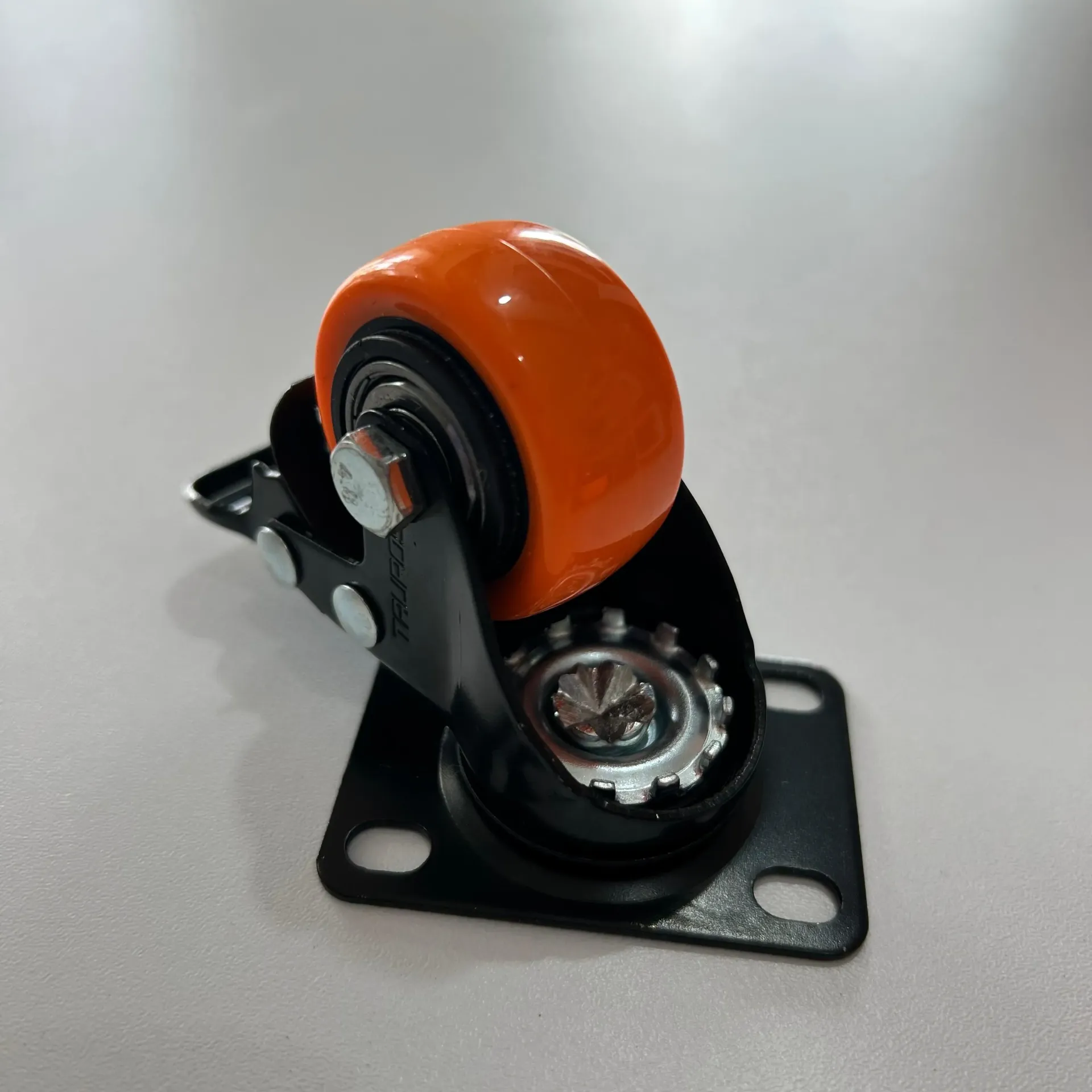 [GEN-062] JUEGO DE GARRUCHAS NARANJA 1 PULGADA Y MEDIA CON FRENO 4 UNIDADES