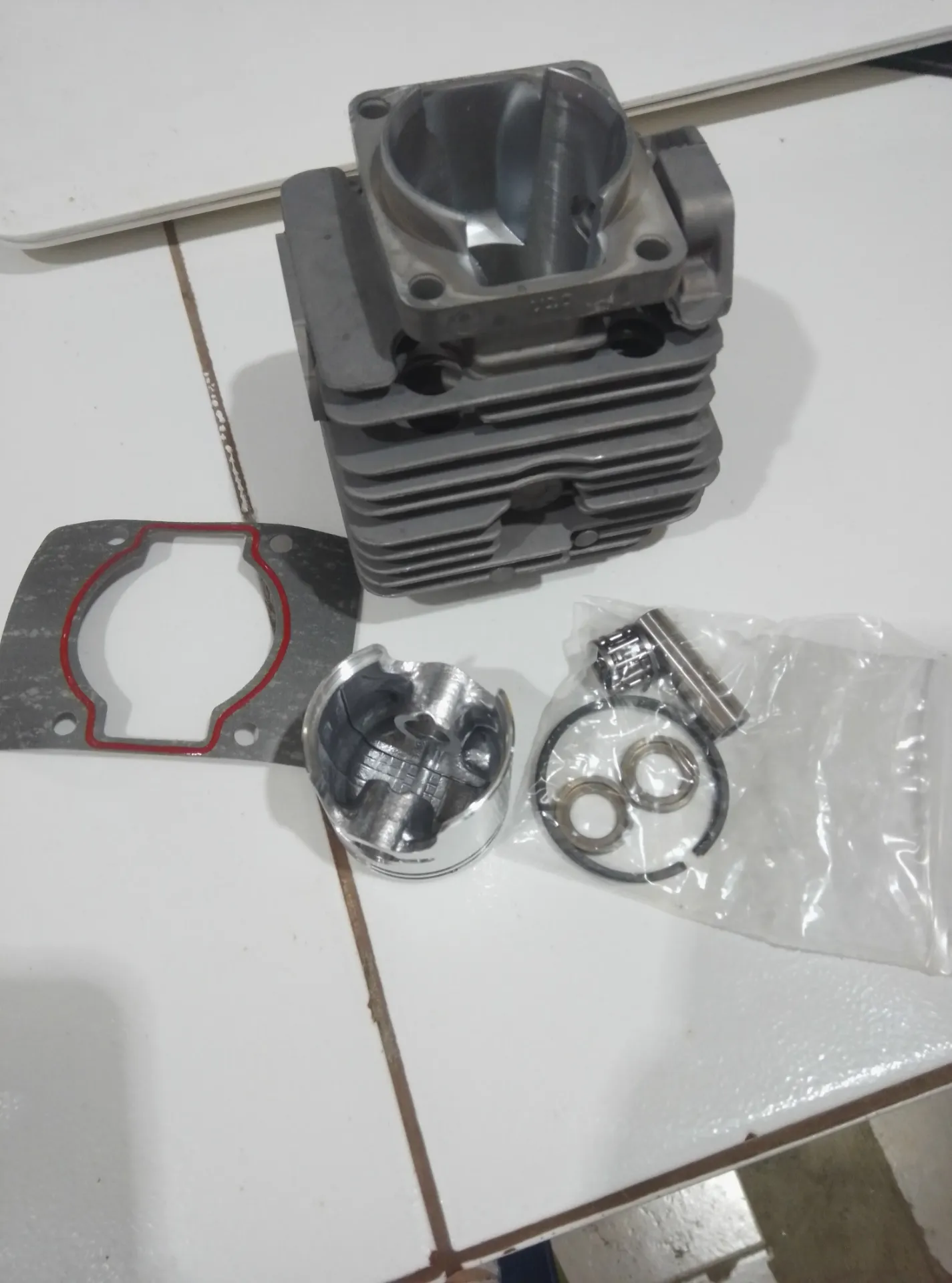 [REP-PIS-007] Kit cilindro y pistón Hus 143Rll