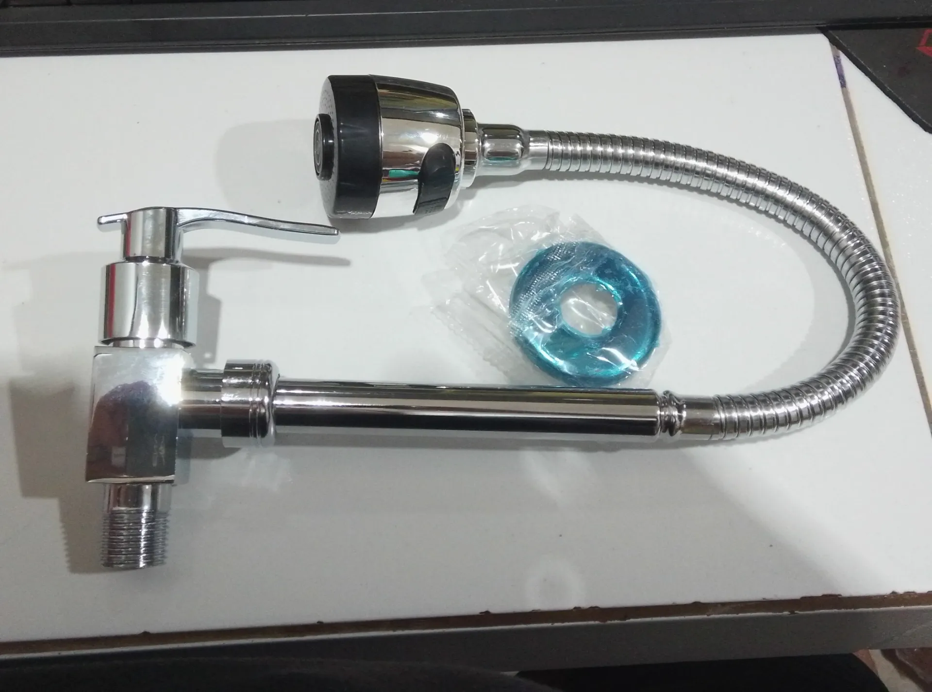 [HER-LLA-011] LLAVE FLEXIBLE PARED CROMADA FREGADERO T/DUCHA